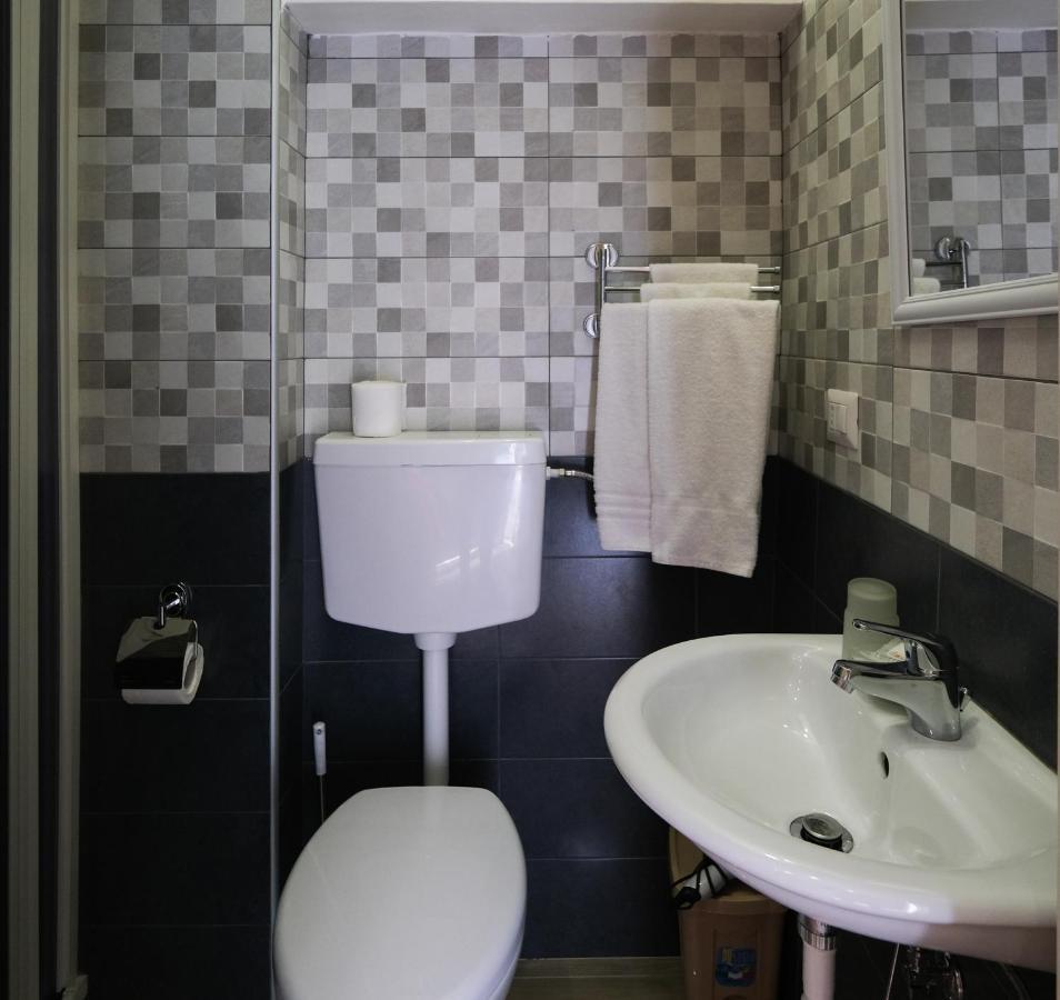 Royal Dante Bed & Breakfast Naples Luaran gambar