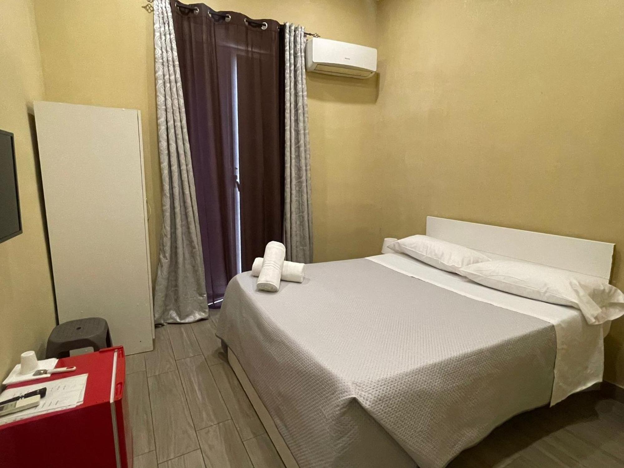 Royal Dante Bed & Breakfast Naples Luaran gambar